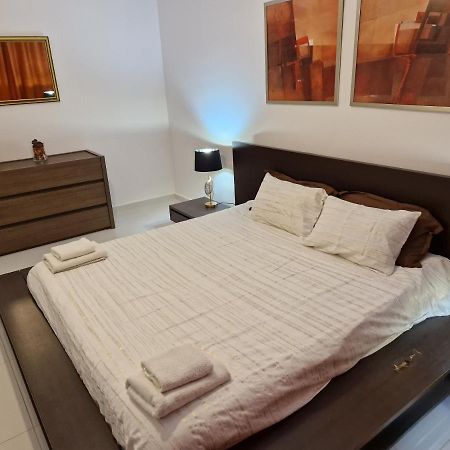 卢加Town Pent House公寓 外观 照片