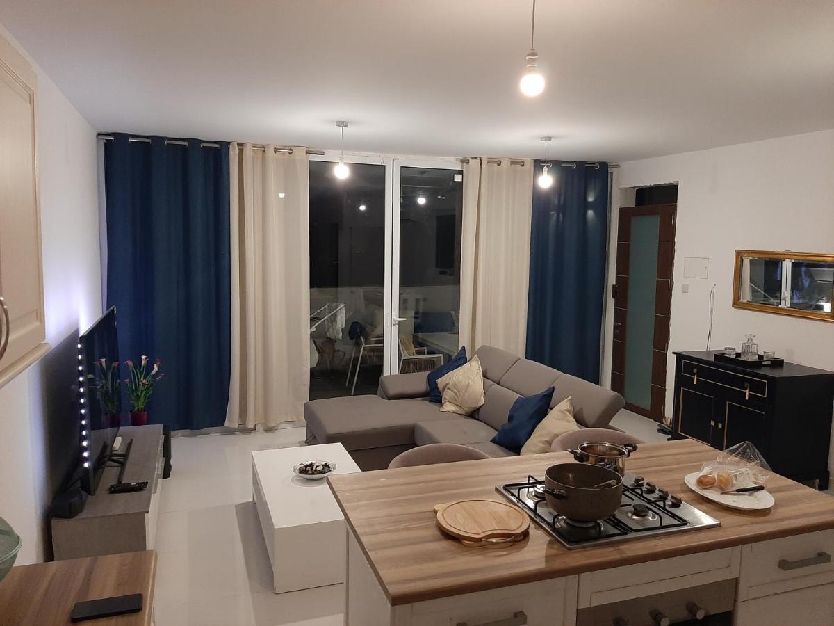 卢加Town Pent House公寓 外观 照片