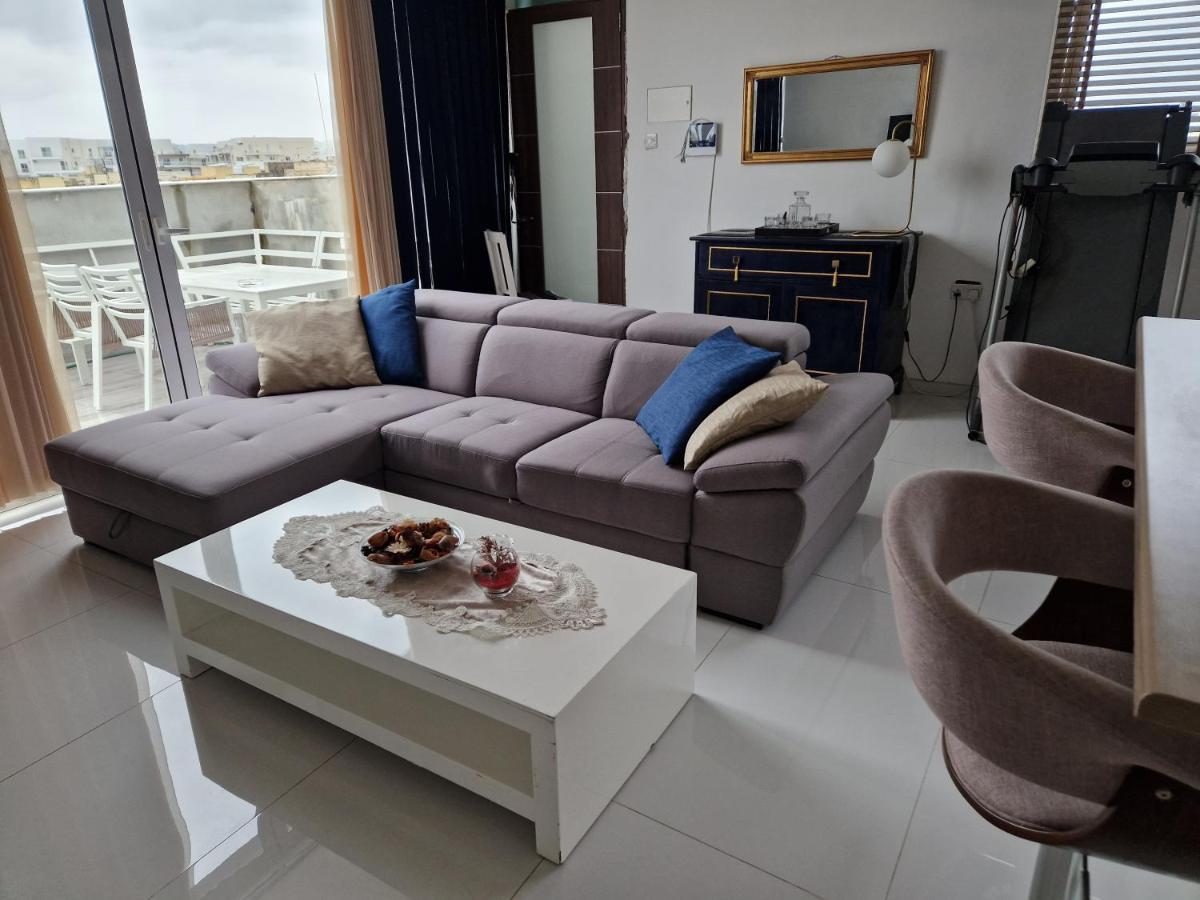 卢加Town Pent House公寓 外观 照片
