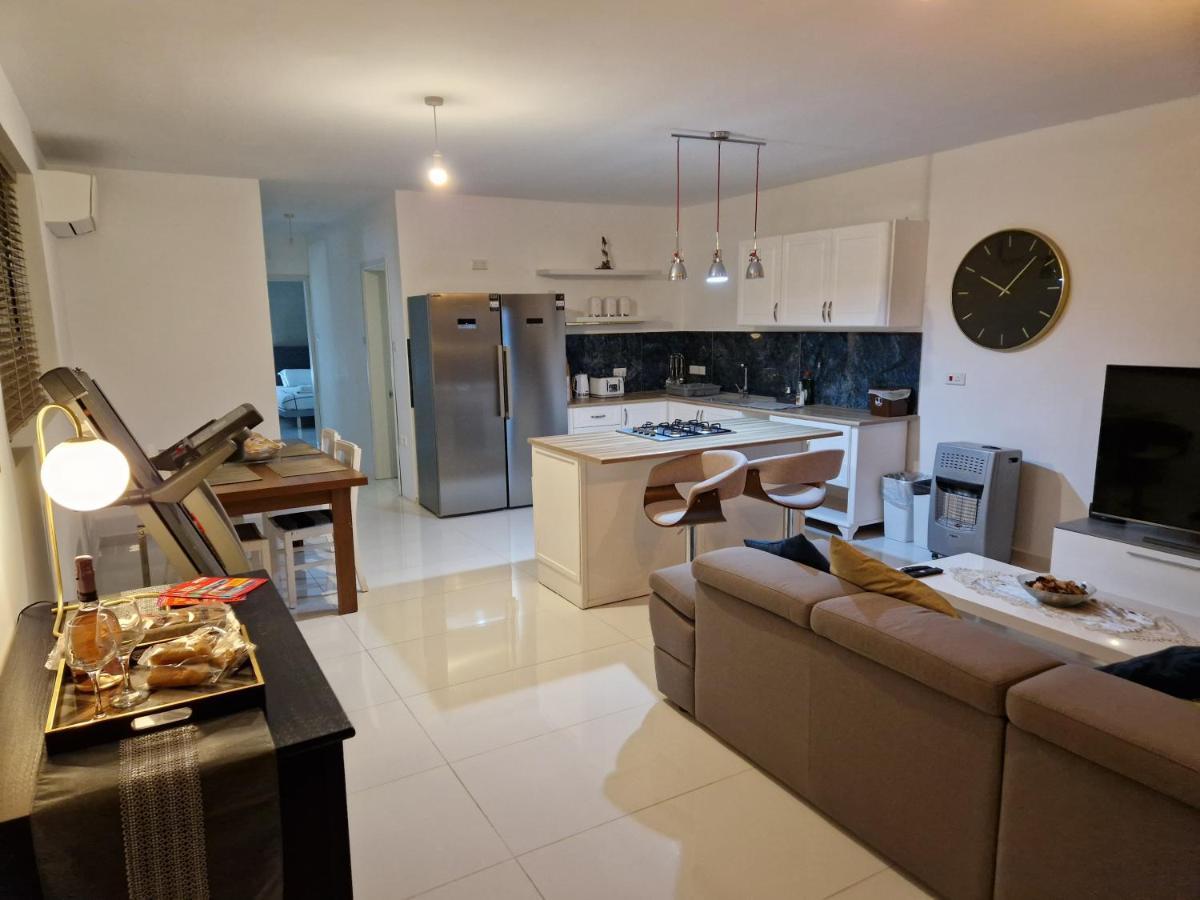卢加Town Pent House公寓 外观 照片