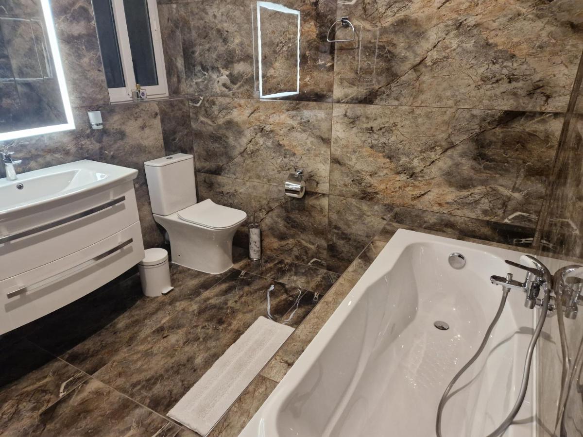 卢加Town Pent House公寓 外观 照片
